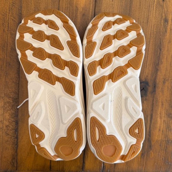 Hoka Clifton 9 Running Shoe - Picture 9 of 11